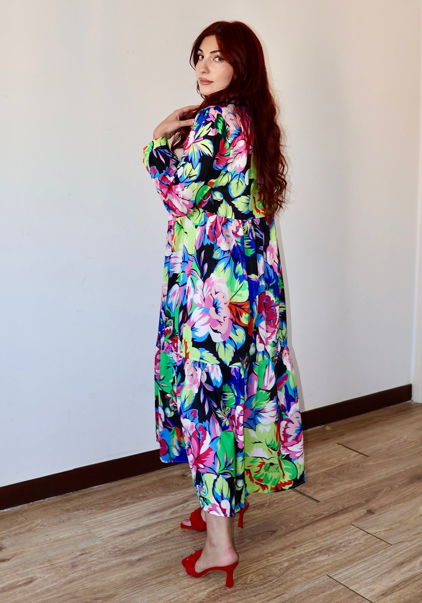 Платье-рубашка в цветочек в стиле бохо