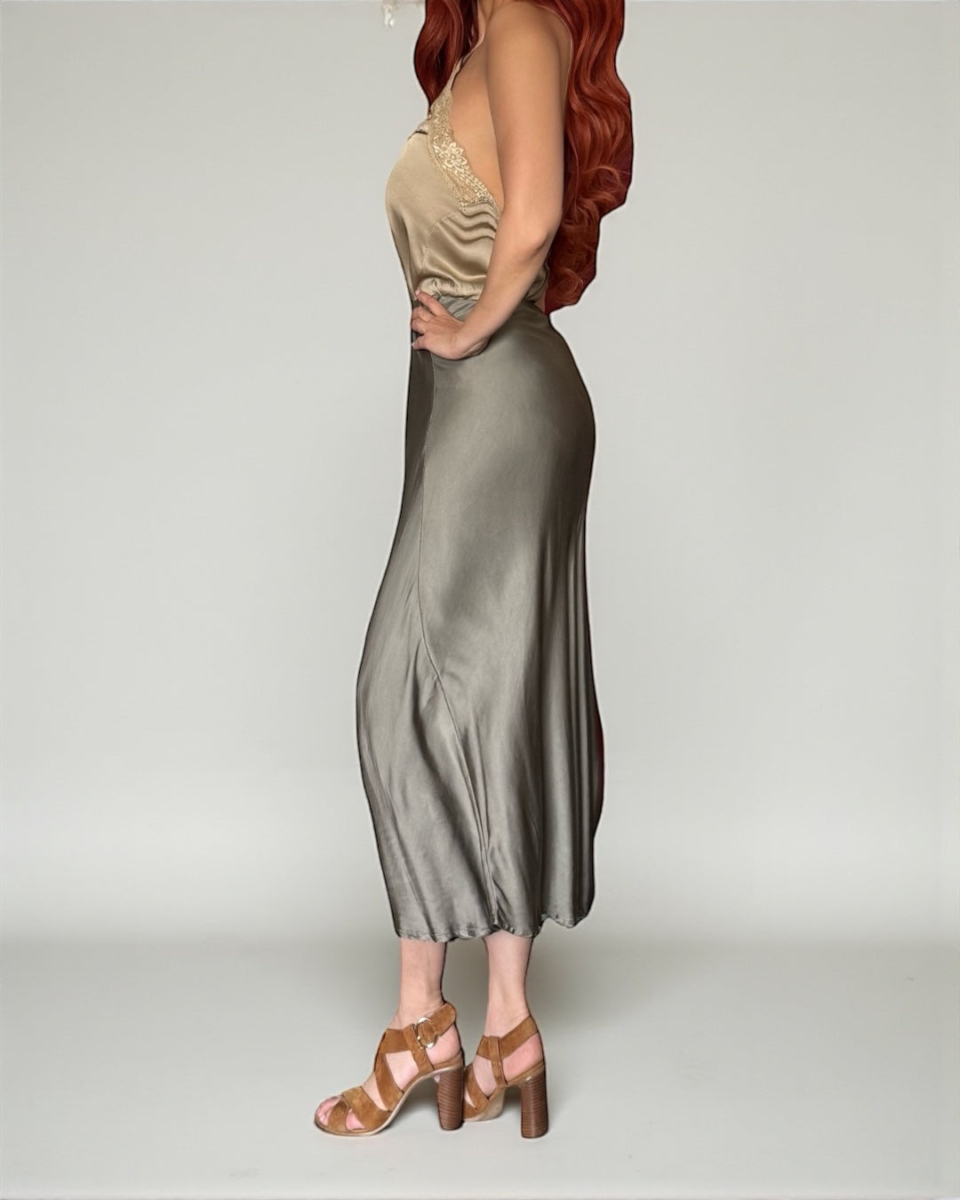 Elegant Skirt with Silky Shine