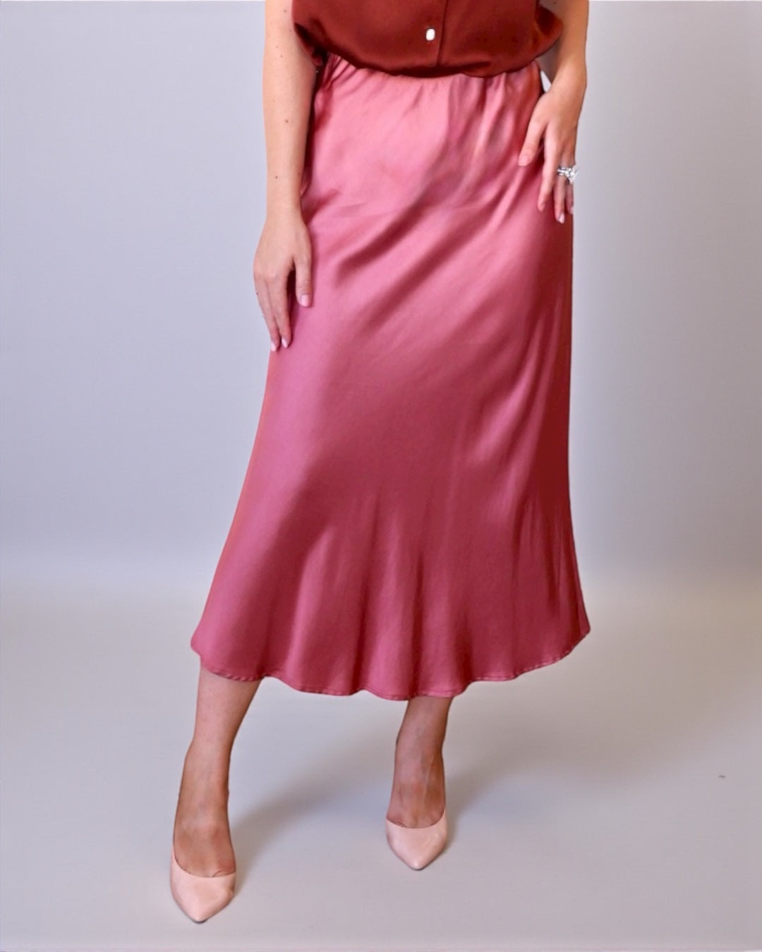 Elegant Skirt with Silky Shine (Dusty Pink)