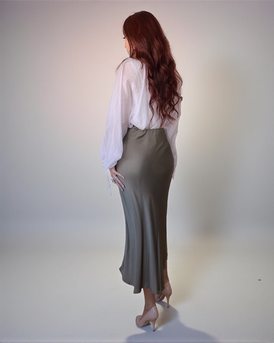 Elegant Skirt with Silky Shine