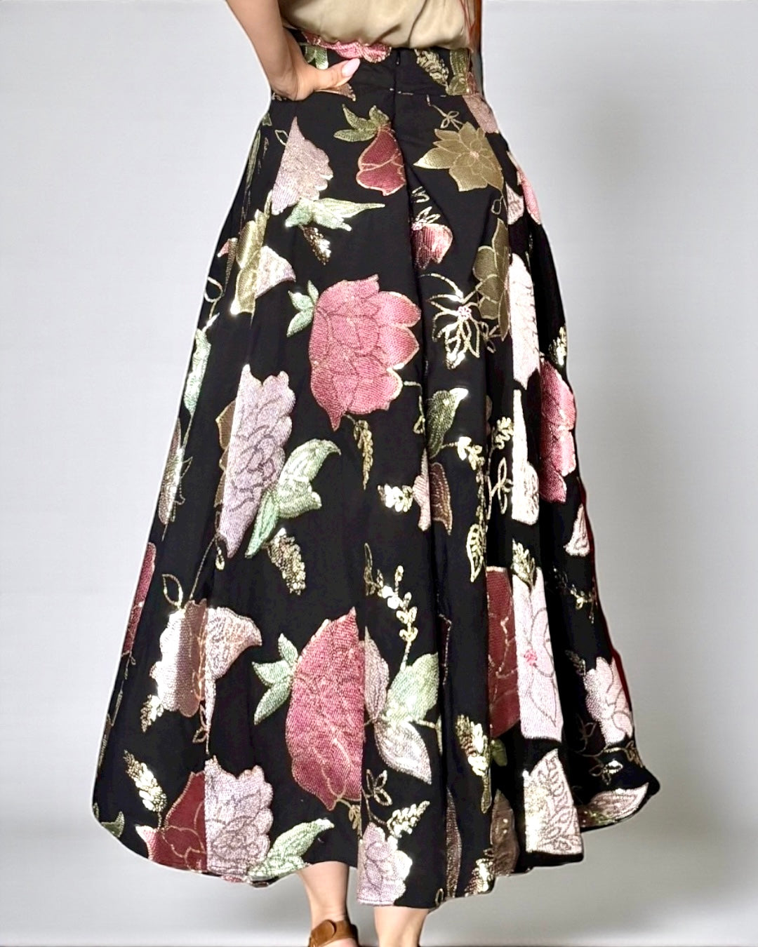 Maharani Bloom – Embroidered Royal Skirt
