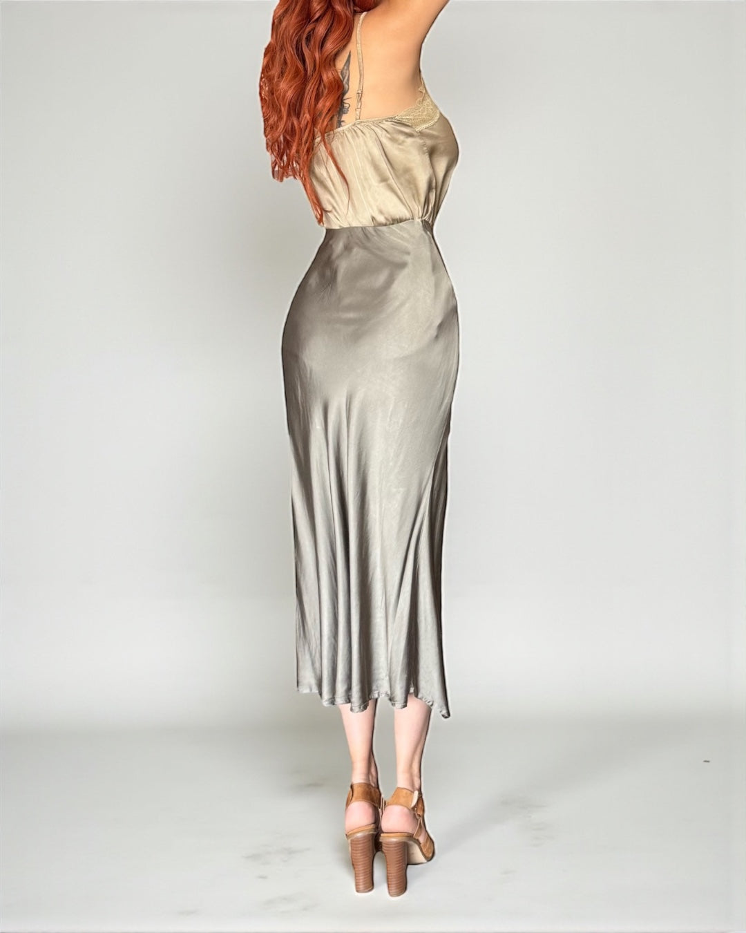 Elegant Skirt with Silky Shine