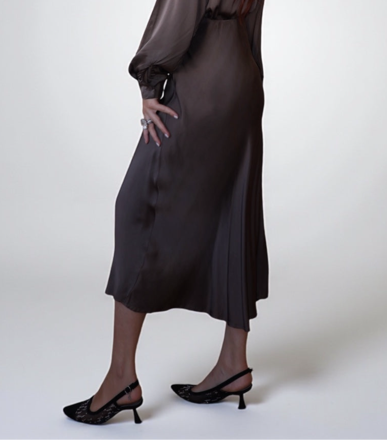 Elegant Skirt with Silky Shine (Chocolate)