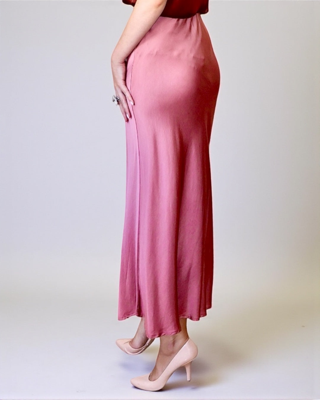 Elegant Skirt with Silky Shine (Dusty Pink)