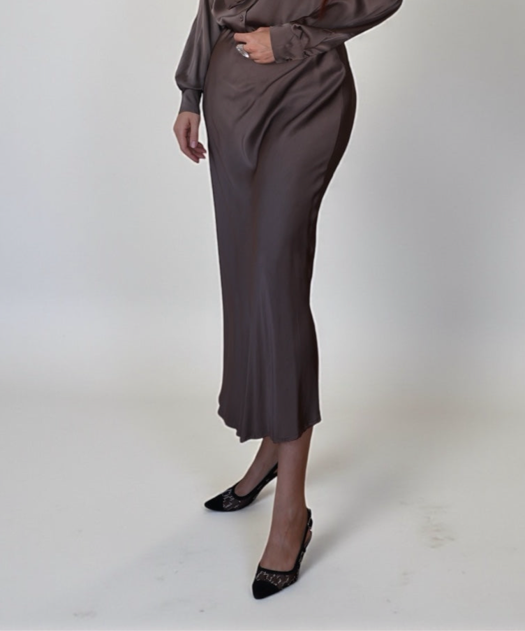 Elegant Skirt with Silky Shine (Chocolate)