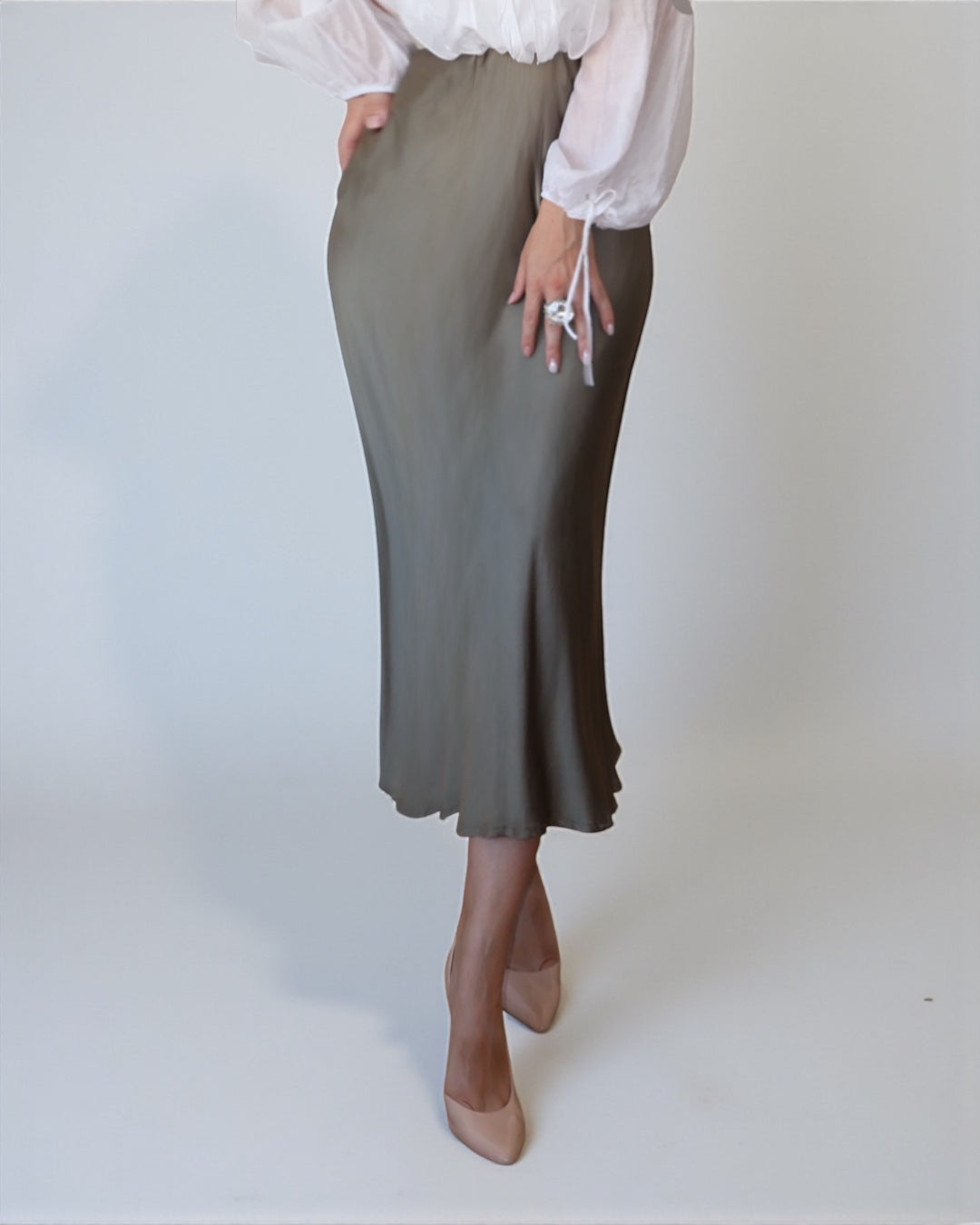 Elegant Skirt with Silky Shine