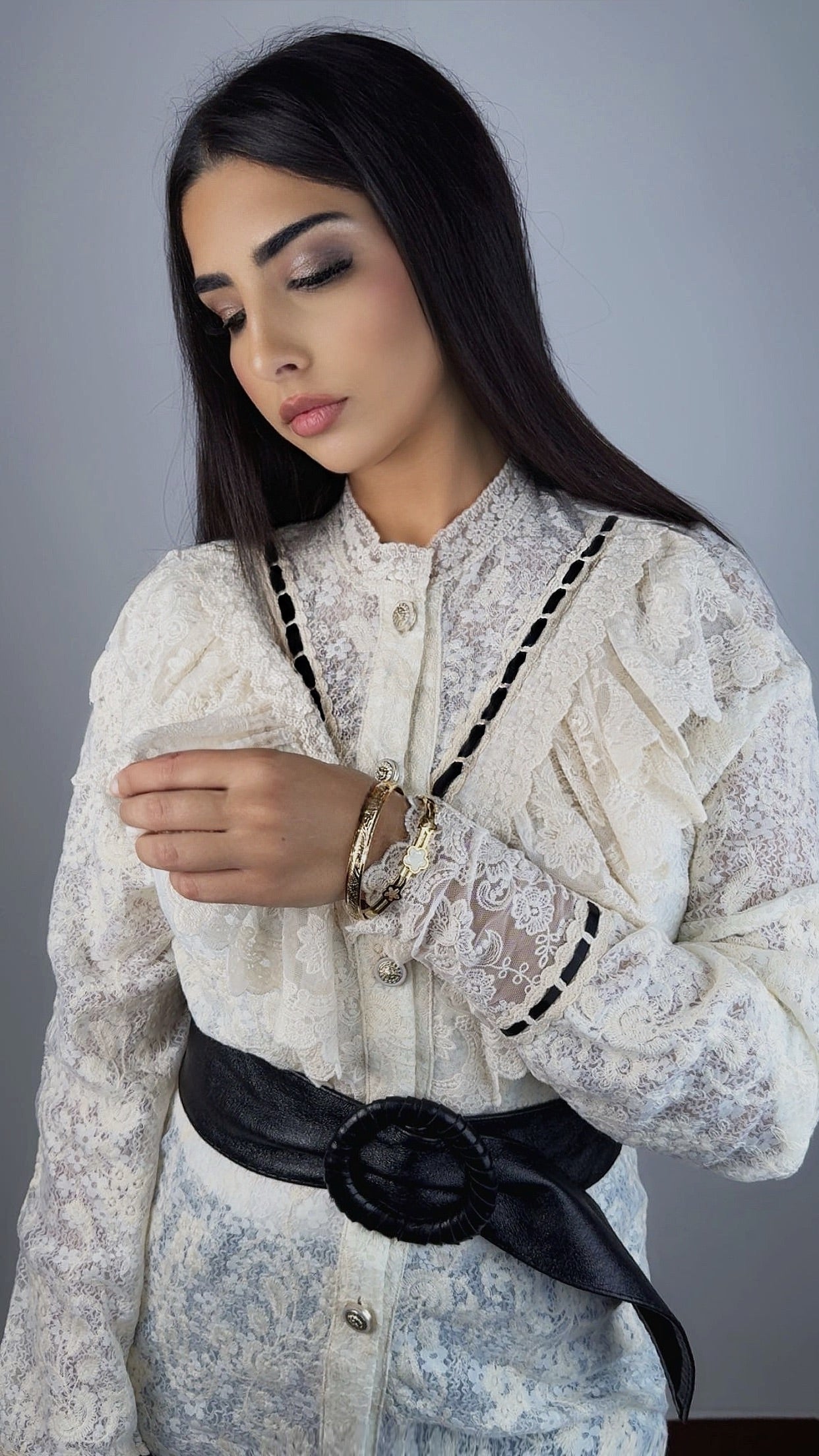 Блузка жабо в стиле барокко