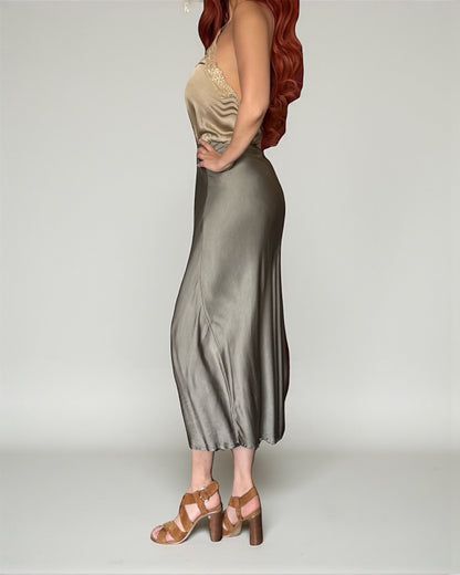 Elegant Skirt with Silky Shine
