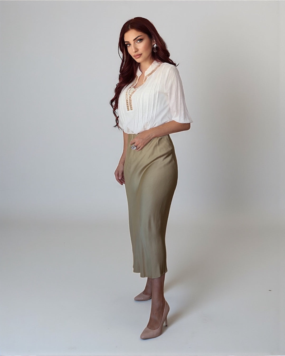 Elegant Skirt with Silky Shine (Golden)