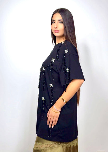 Футболка с черной бахромой