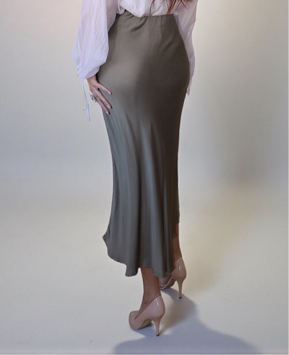 Elegant Skirt with Silky Shine
