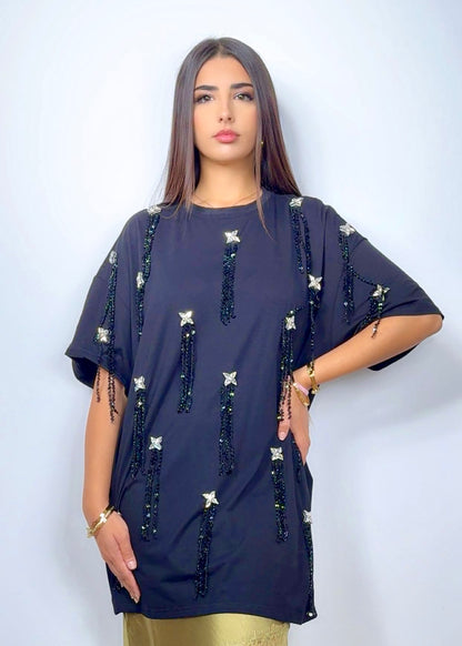 Футболка с черной бахромой