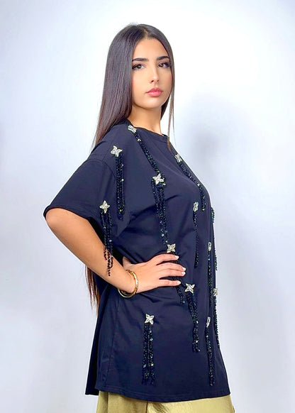 Футболка с черной бахромой