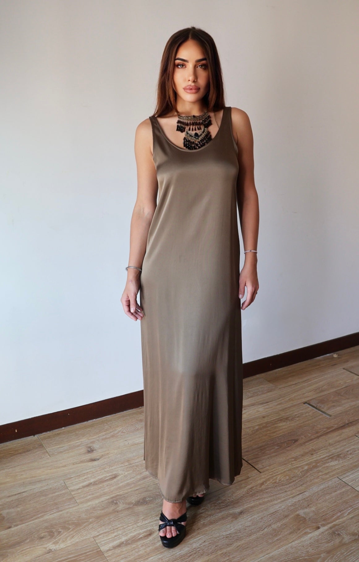 Болотный хаки