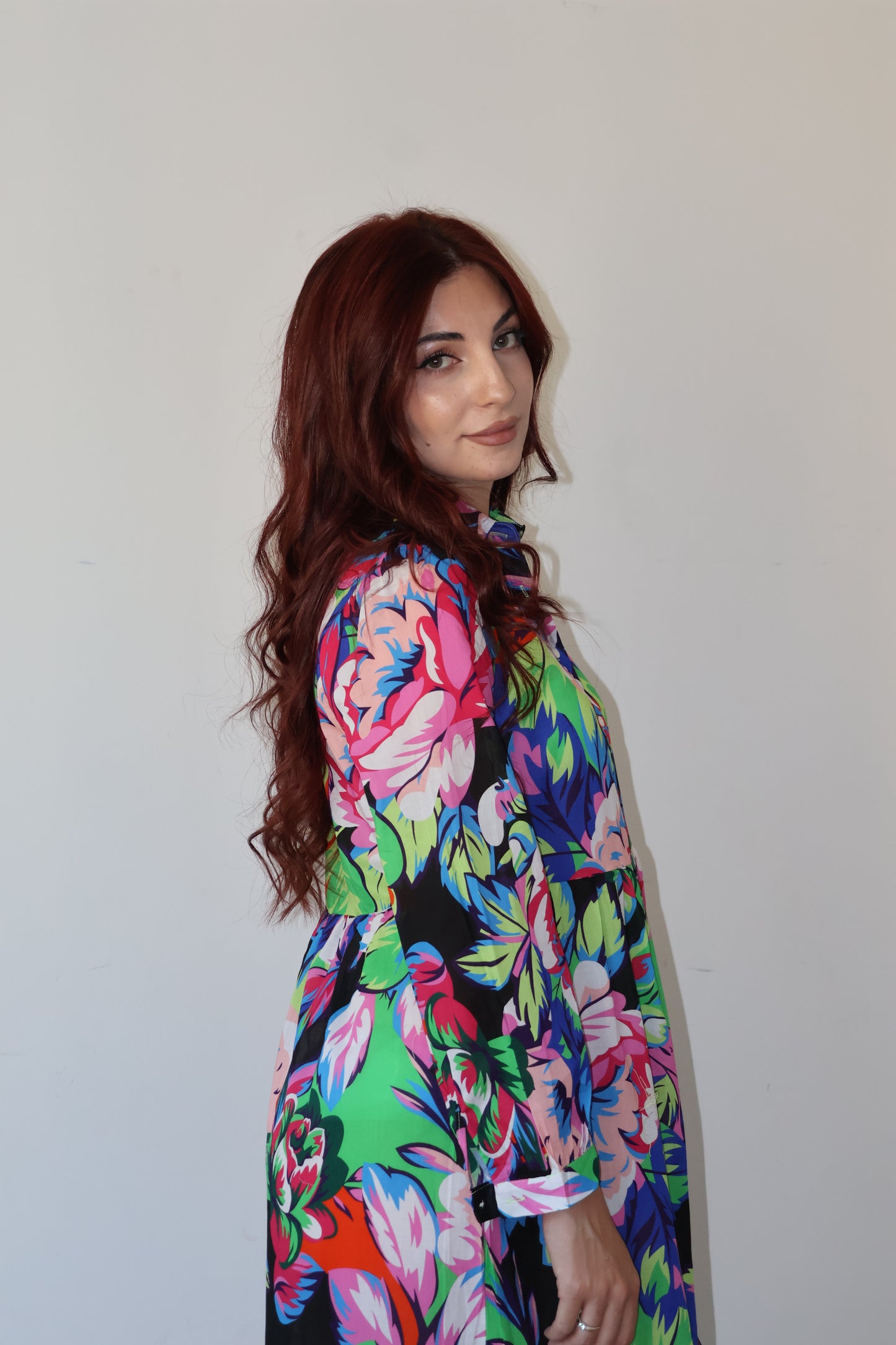 Платье-рубашка в цветочек в стиле бохо 