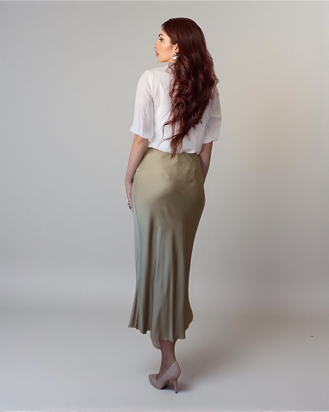 Elegant Skirt with Silky Shine (Golden)