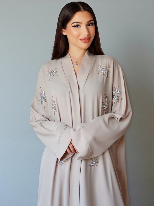 Abaya Nuǧúm