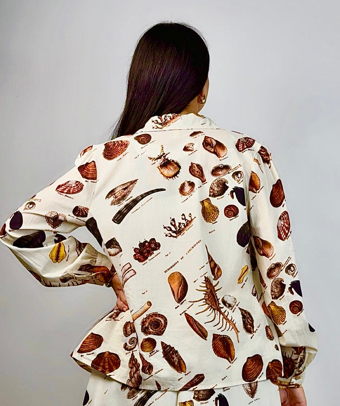 Рубашка с надписью «Ракушка Поэзия»