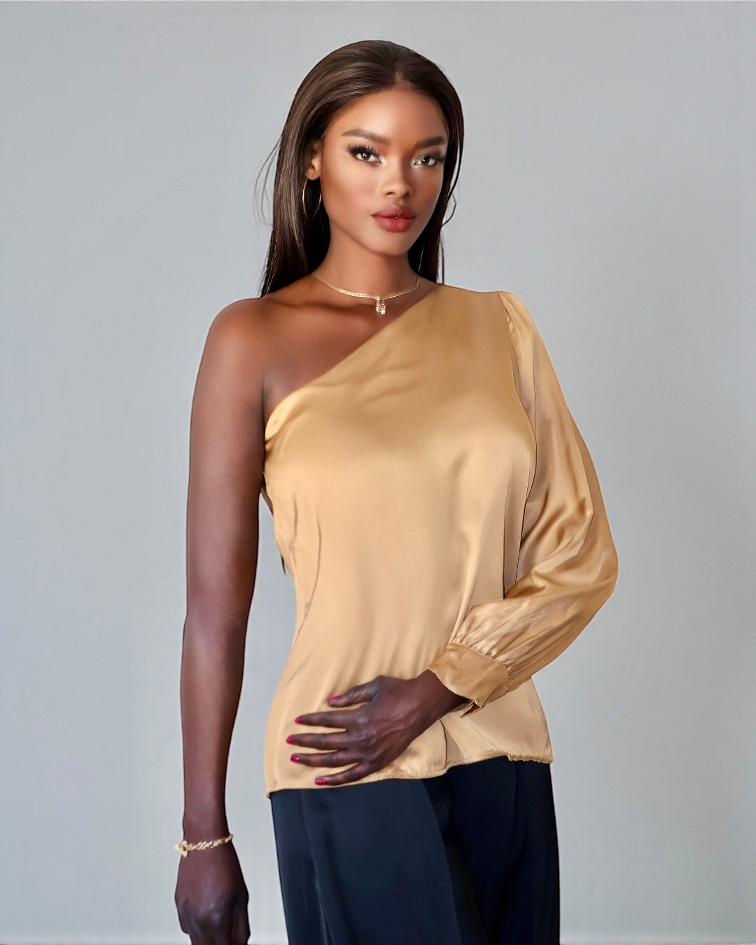 Атласная блузка с одним рукавом (золотистая)