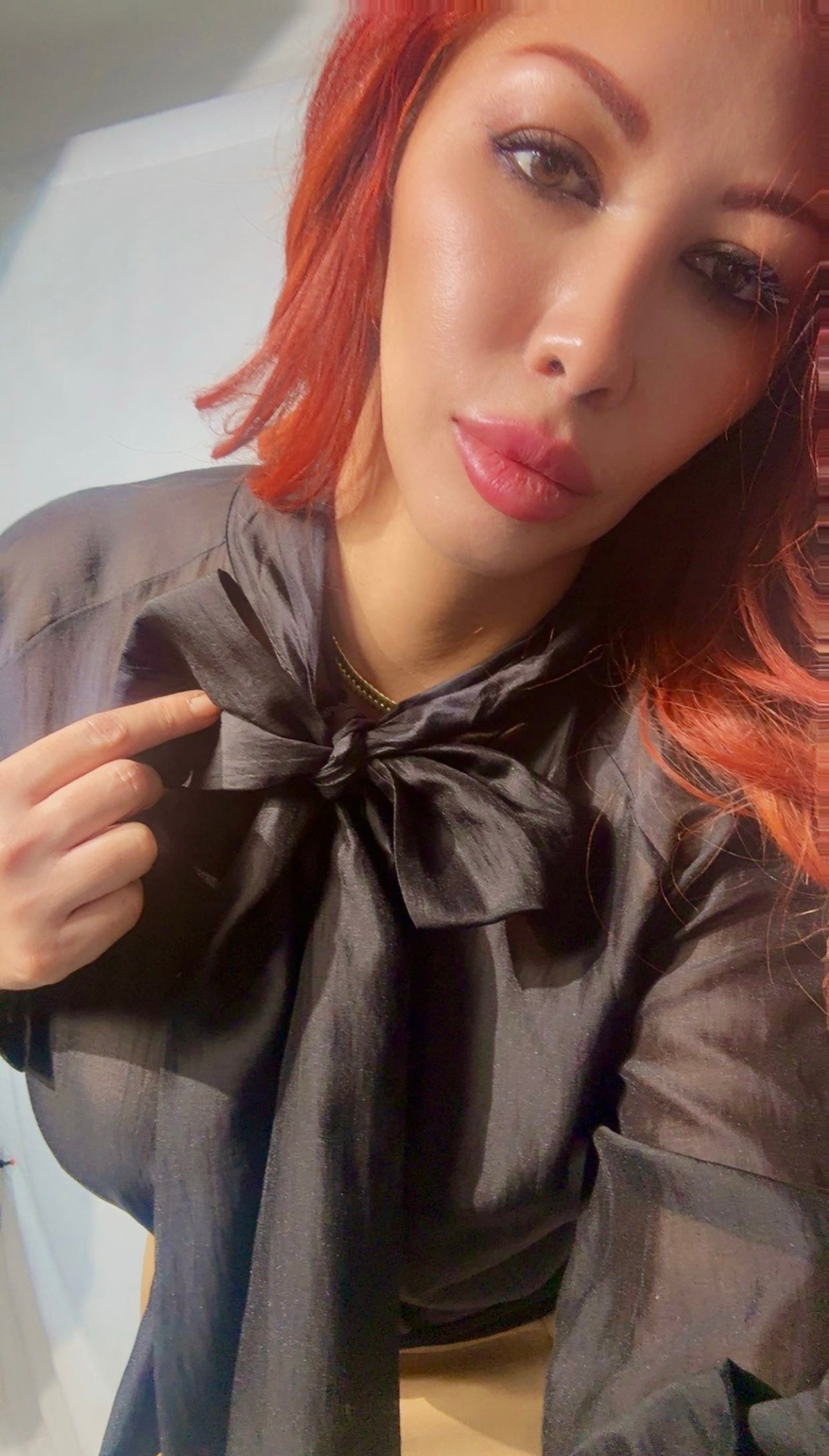 Блузка с бантом из вуали (черная)