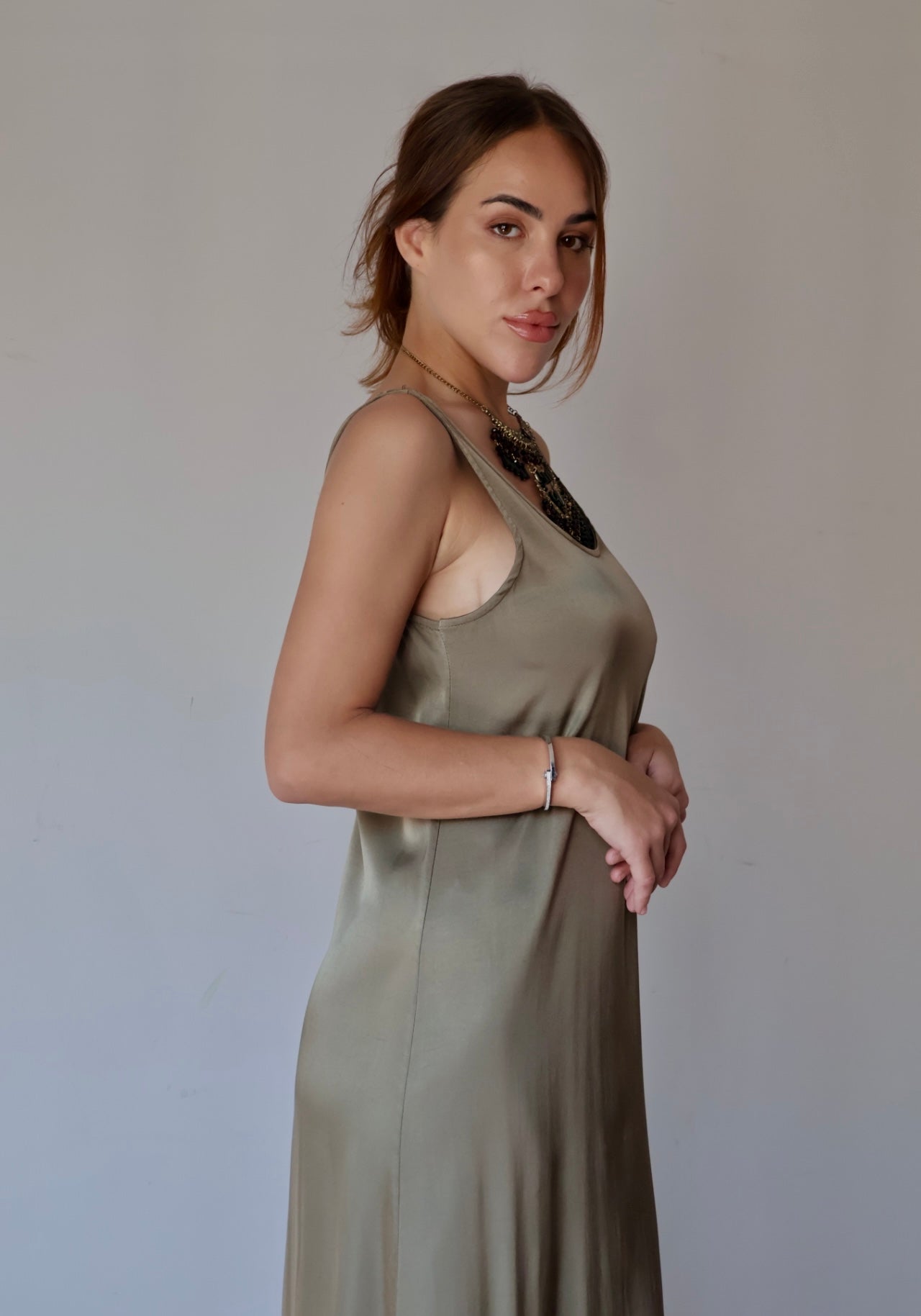 Болотный хаки