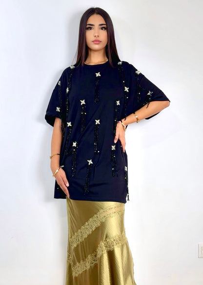 Футболка с черной бахромой