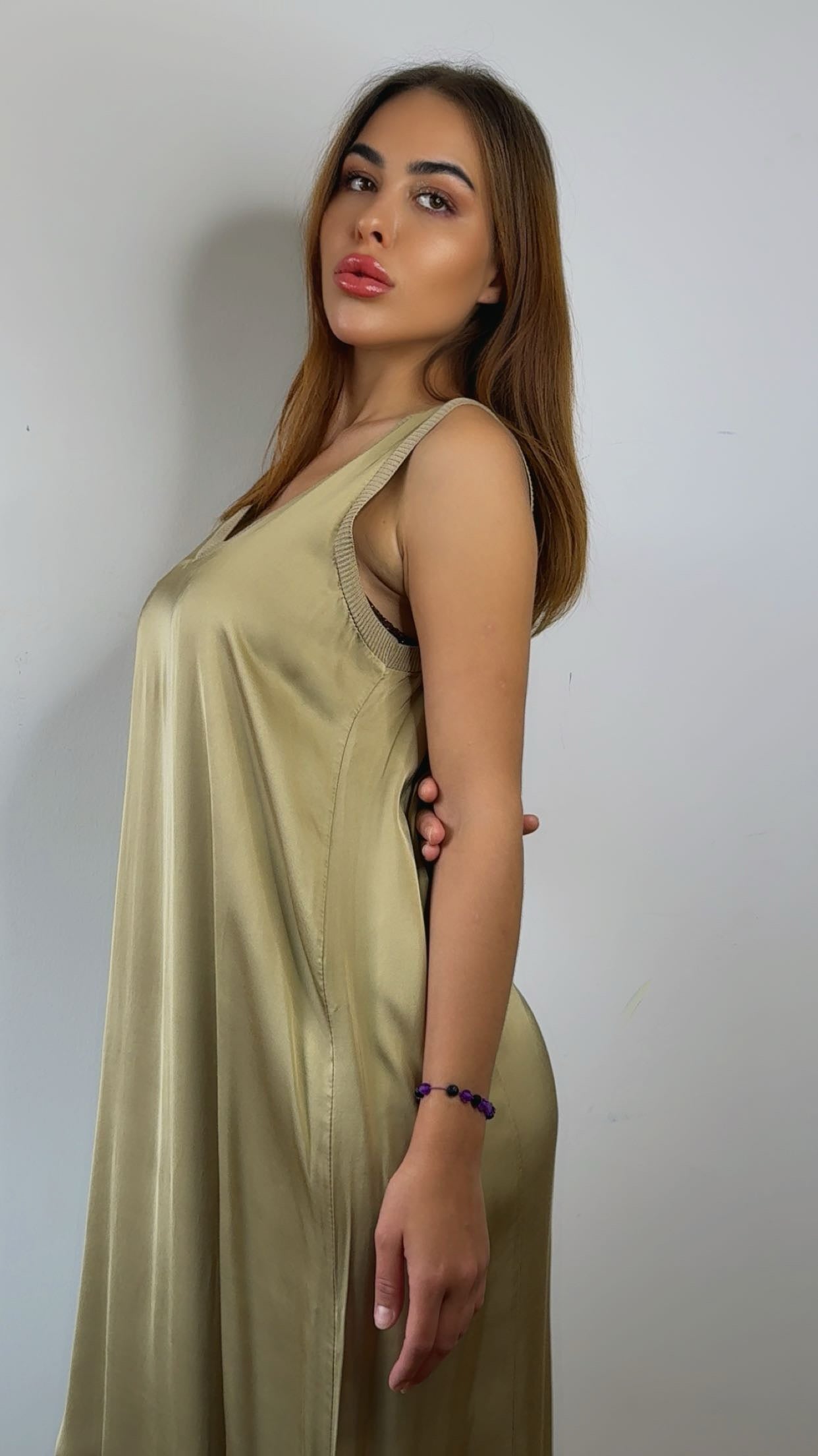 Платье макси Siena Soft V цвета песочного хаки