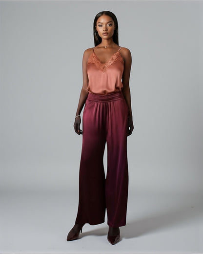 Брюки цвета красного вина