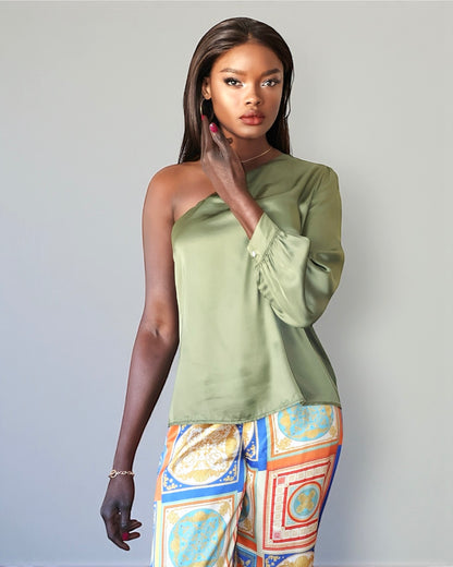 Атласная блузка с одним рукавом (милитари-зеленый)