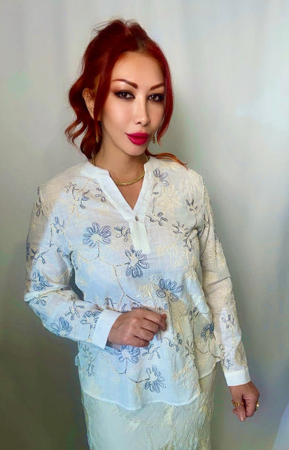 Блузка с цветочными линиями